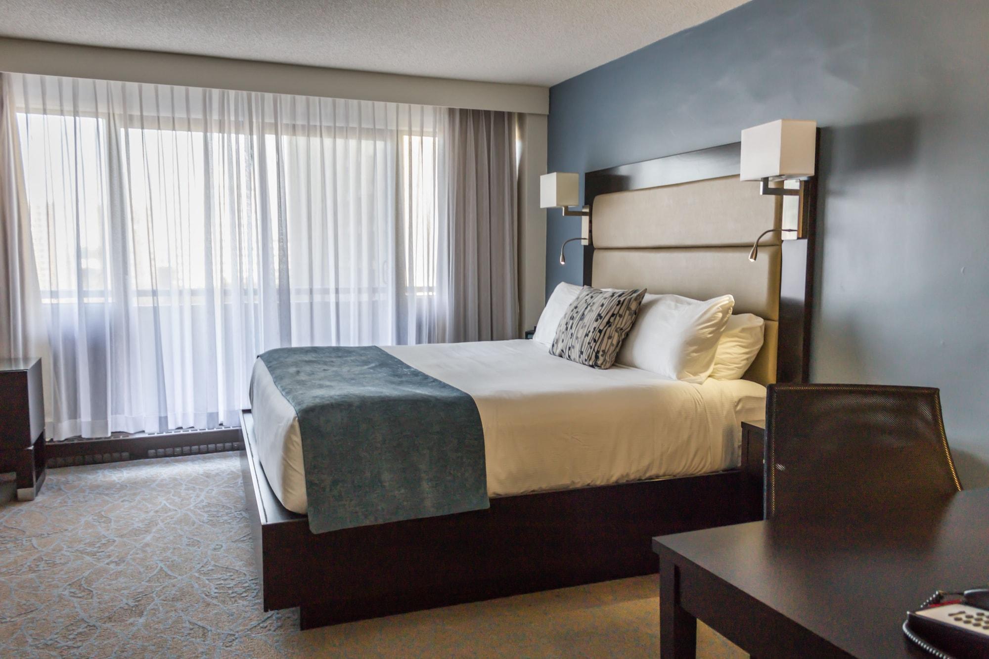 Ottawa Embassy Hotel & Suites Экстерьер фото
