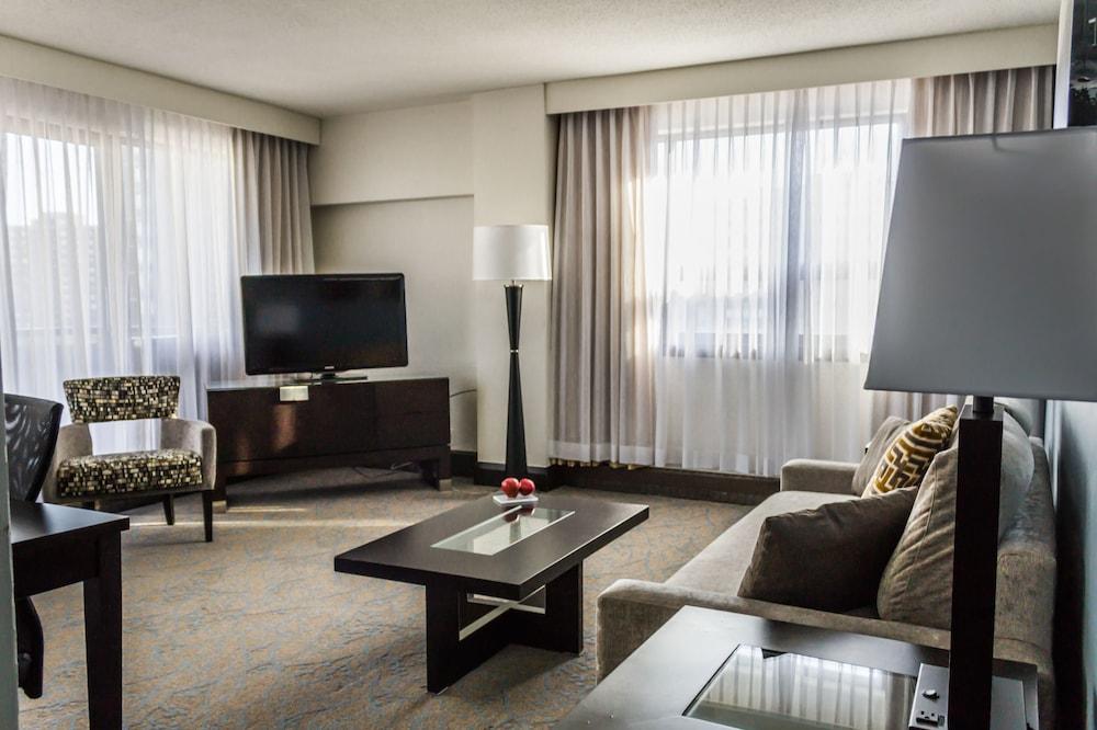 Ottawa Embassy Hotel & Suites Экстерьер фото