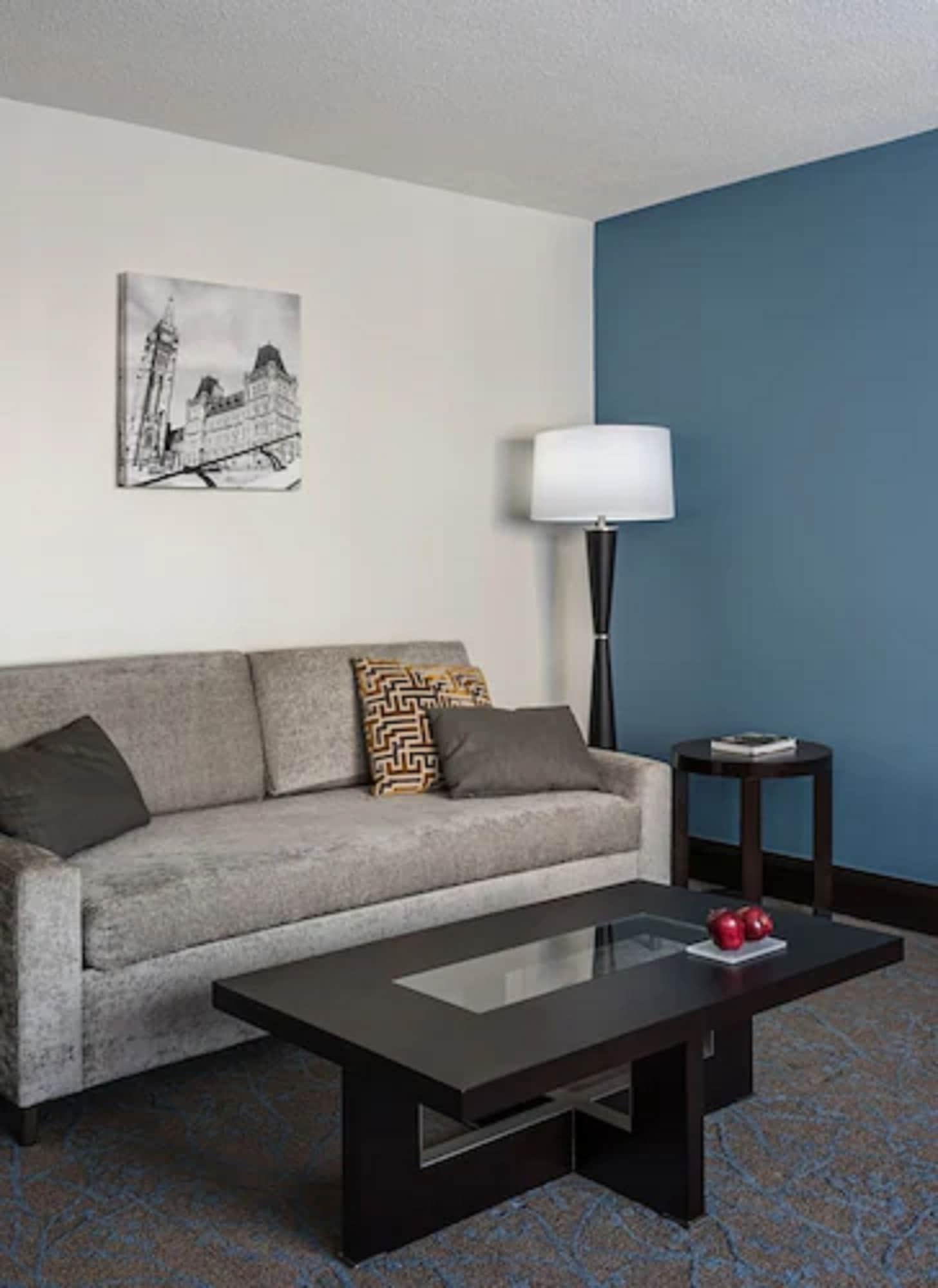Ottawa Embassy Hotel & Suites Экстерьер фото