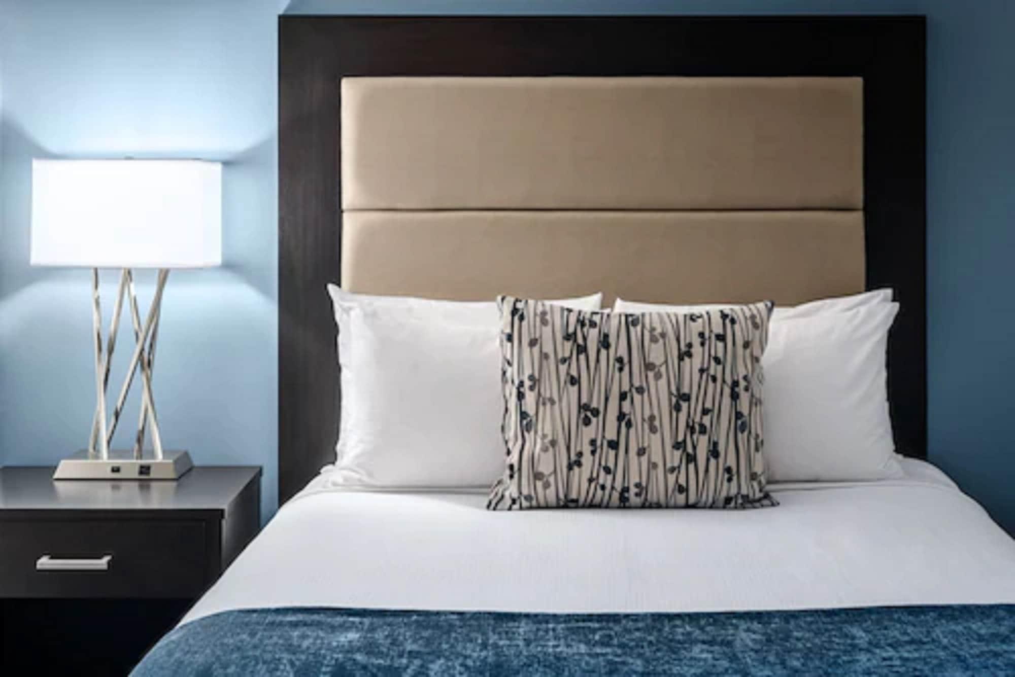 Ottawa Embassy Hotel & Suites Экстерьер фото