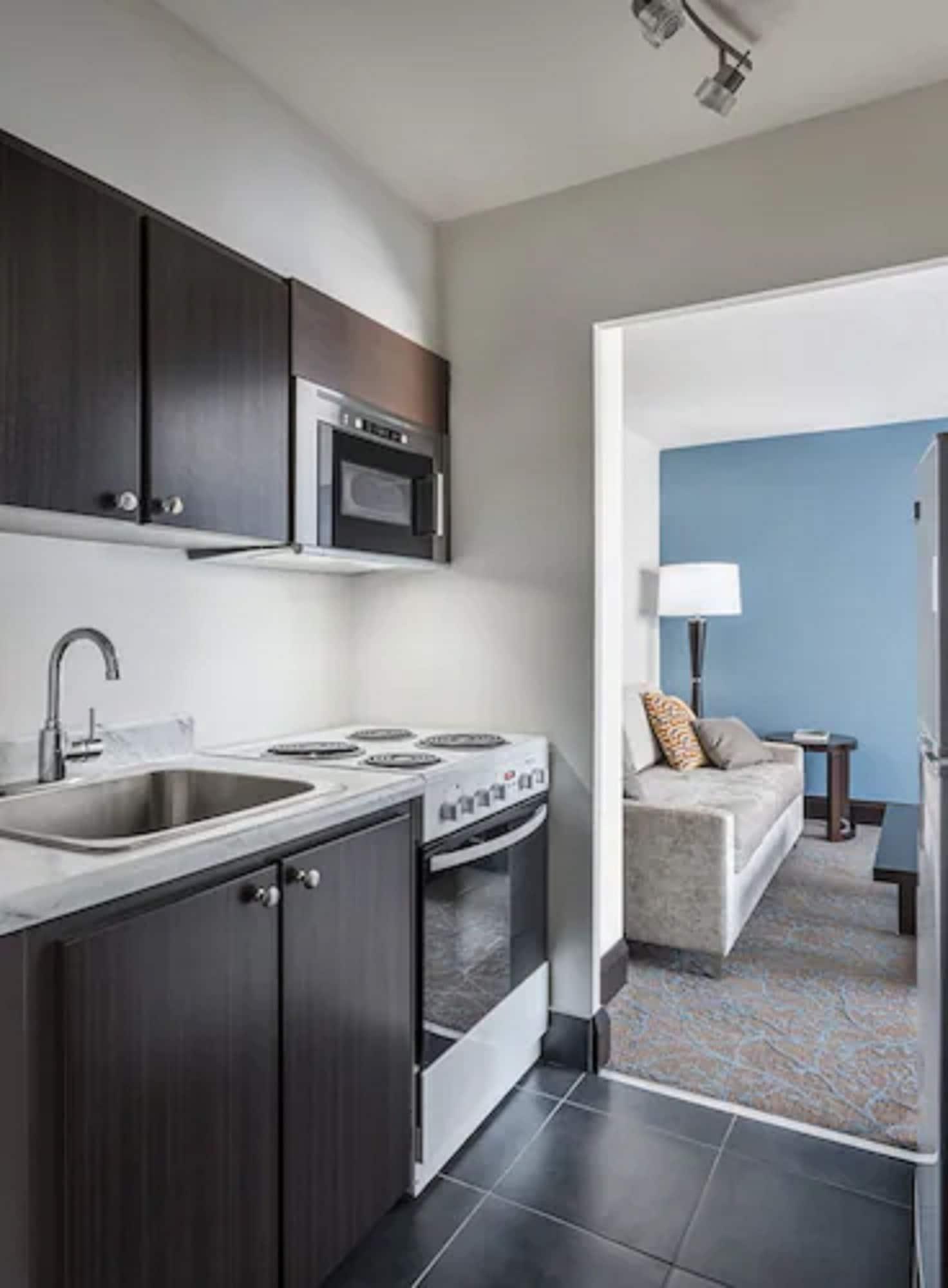Ottawa Embassy Hotel & Suites Экстерьер фото