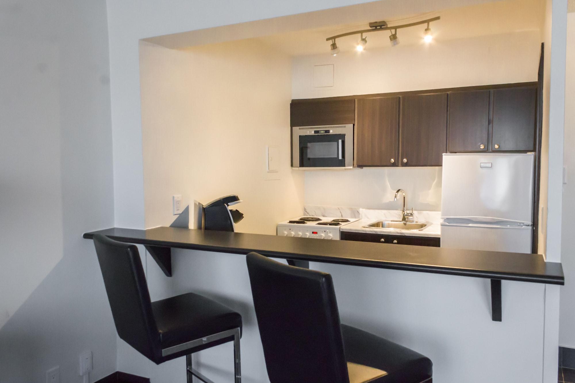 Ottawa Embassy Hotel & Suites Экстерьер фото