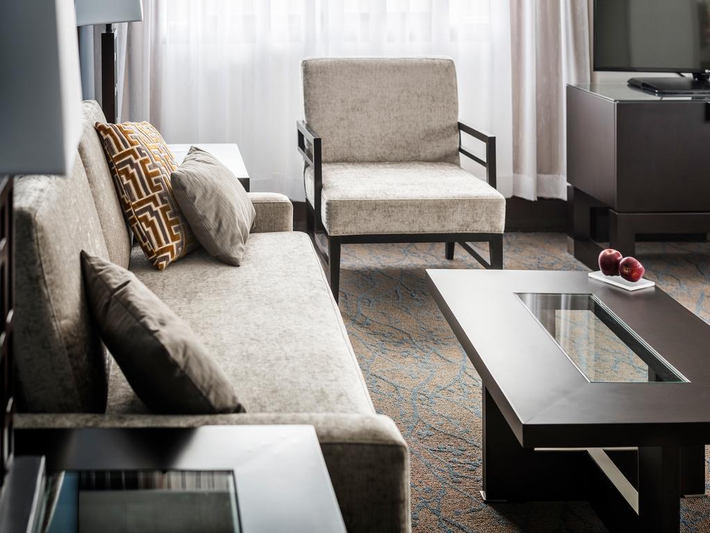 Ottawa Embassy Hotel & Suites Экстерьер фото