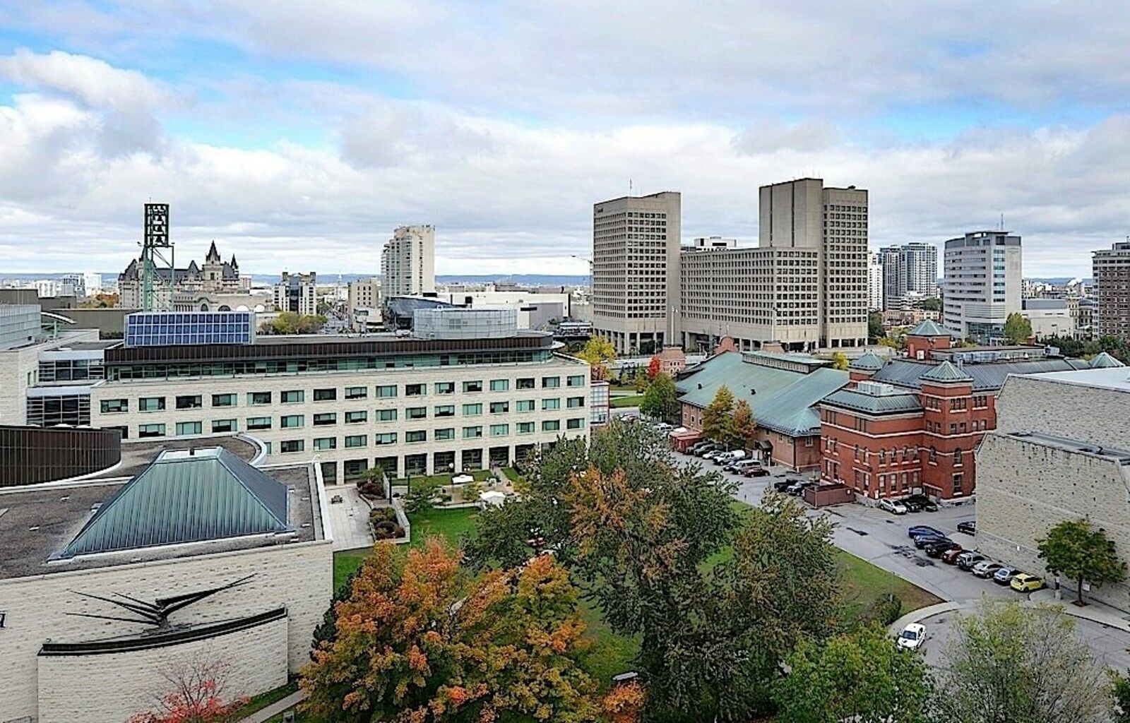 Ottawa Embassy Hotel & Suites Экстерьер фото