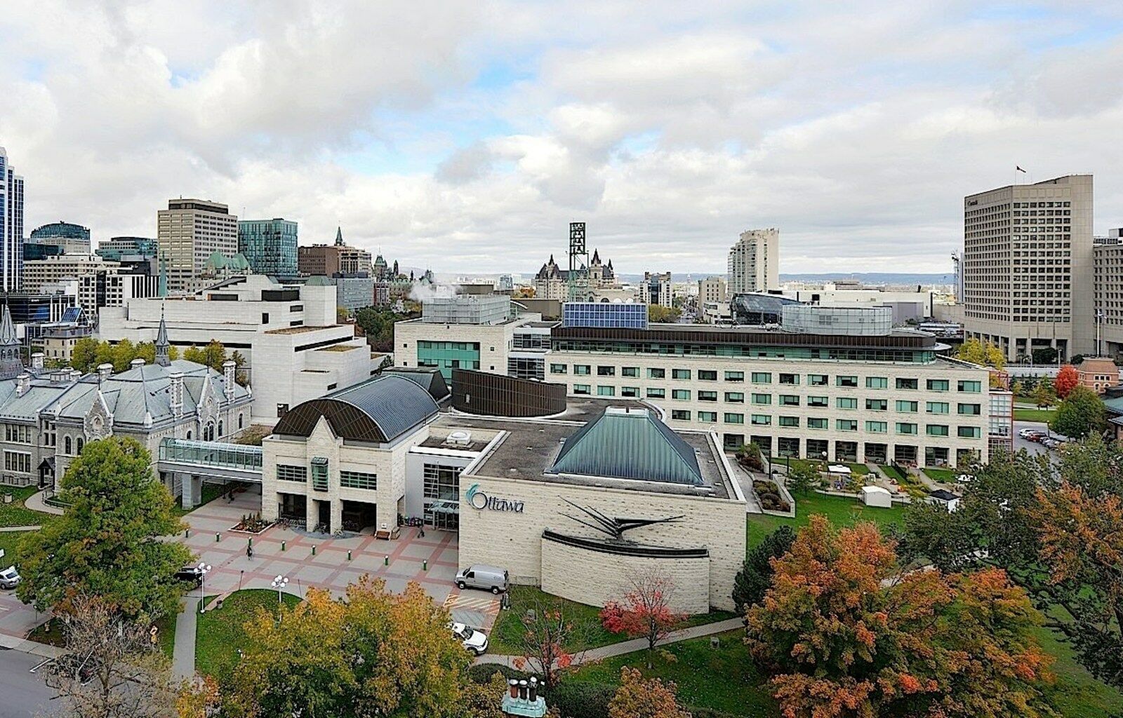 Ottawa Embassy Hotel & Suites Экстерьер фото