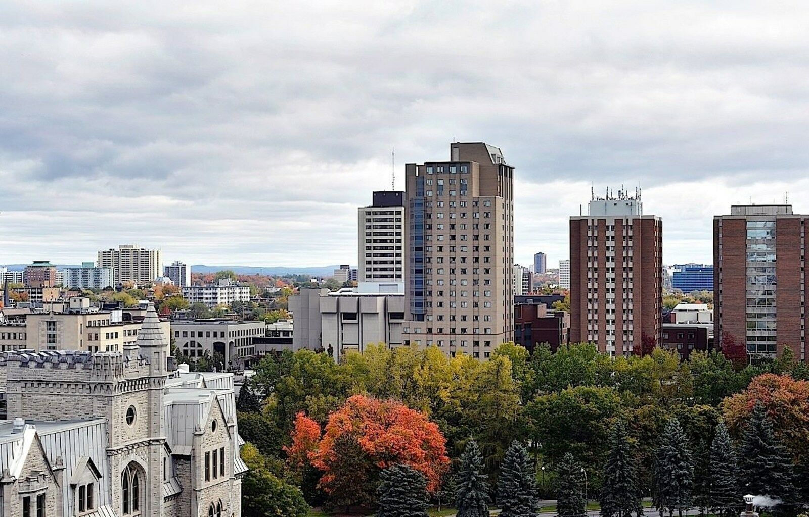 Ottawa Embassy Hotel & Suites Экстерьер фото