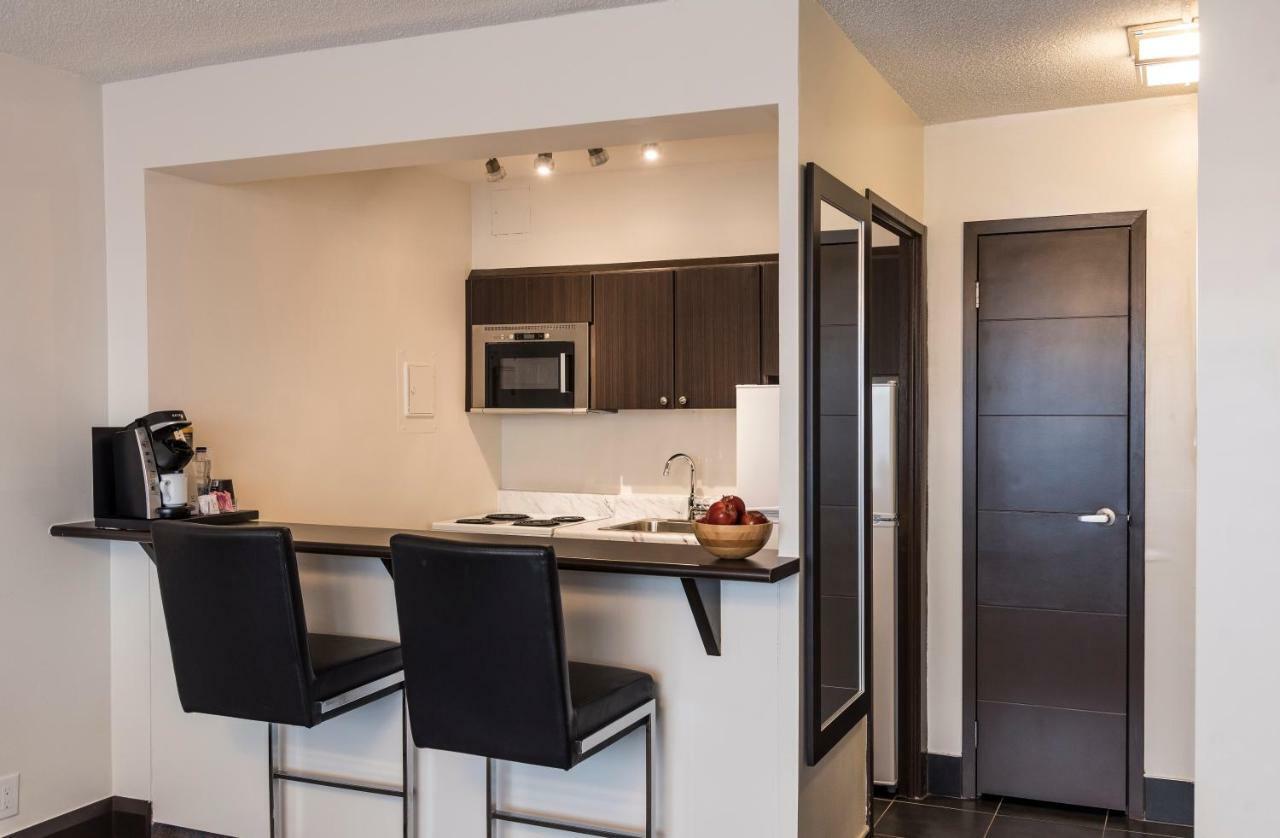 Ottawa Embassy Hotel & Suites Экстерьер фото