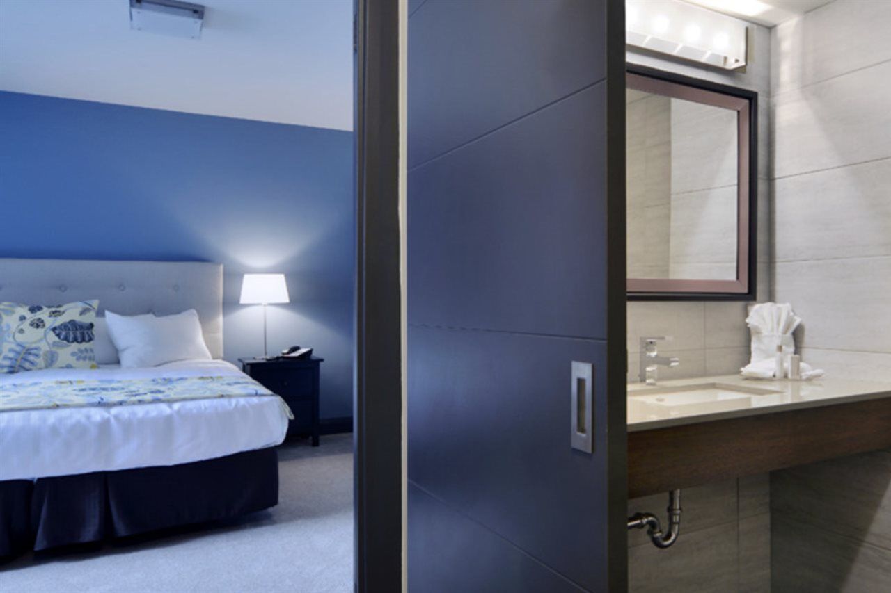 Ottawa Embassy Hotel & Suites Экстерьер фото